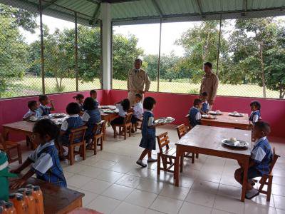 คณะกรรมการชุดที่ 4 ตรวจโครงการอาหารกลางวัน ศพด.อบต.ภูหลวง (บ้านหลุมเงิน) และโรงเรียนบ้านหลุมเงิน