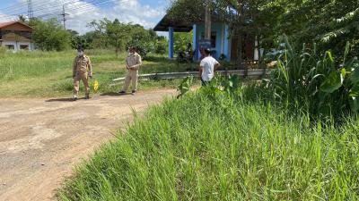 กองช่างลงพื้นที่สำรวจถนน บ้านหนองนกเขียน หมู่ 2