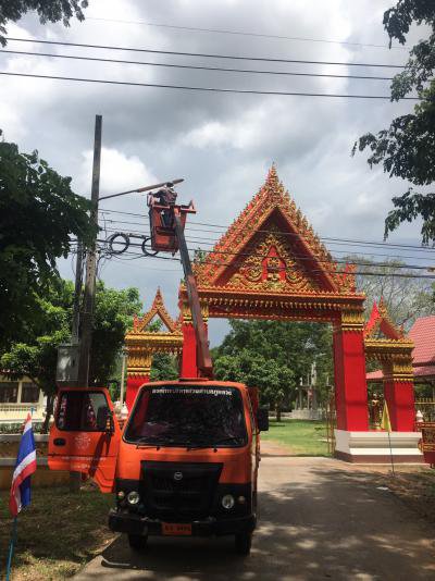 ซ่อมแซมไฟฟ้าในหมู่บ้านฯ