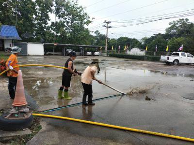 ทำความสะอาดพื้นที่ อบต.ภูหลวง เพื่อเตรียมรับสมัครเลือกตั้งฯ