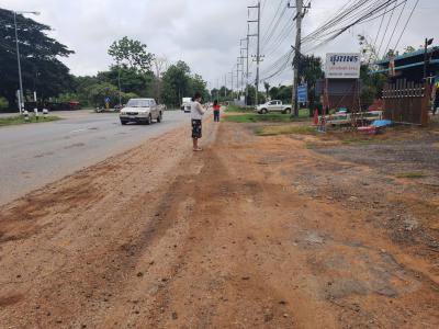 ตรวจสอบถนนกรณีชาวบ้านร้องเรียนฯ