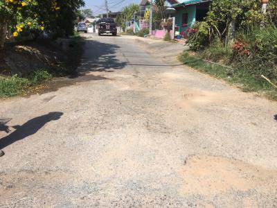 ซ่อมแซมถนนหมู่บ้านในพื้นที่ตำบลภูหลวง