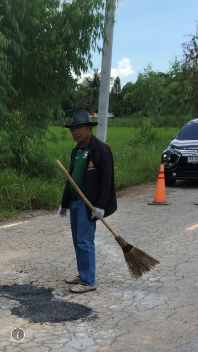 ซ่อมแซมถนนหมู่บ้านในพื้นที่ตำบลภูหลวง
