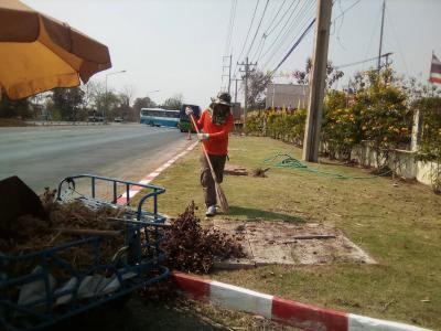 ปรับปรุงภูมิทัศน์หน้าที่ทำการ อบต.ภูหลวงฯ