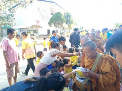 ศพด.ร.ร.หนองนกเขียนทำบุญตักบาตรปีใหม่ฯ