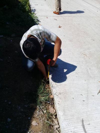 ตรวจงานโครงการก่อสร้างรางระบายน้ำ หมู่ 4