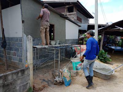 อบต.ก่อสร้างบ้านคนพิการ ม.4 บ้านปอแดง