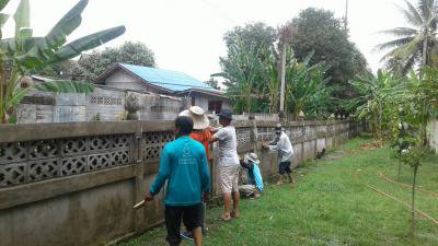 งานป้องกันฯ บริการล้างรั้ววันหลุมเงิน หมู่ 5