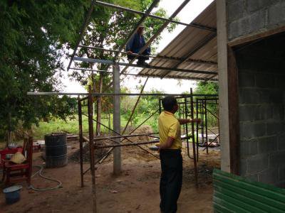ตรวจความคืบหน้าสร้างบ้านคนพิการ ม.2