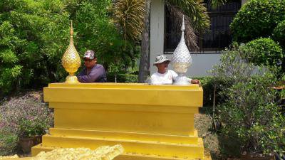 กองช่าง ติดตั้งฐานพระบรมรูปรัชการที่ 10