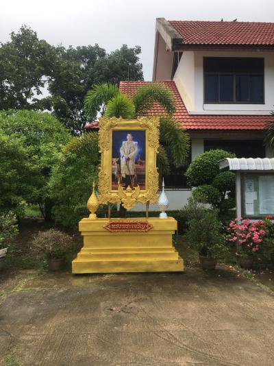 กองช่าง ติดตั้งฐานพระบรมรูปรัชการที่ 10