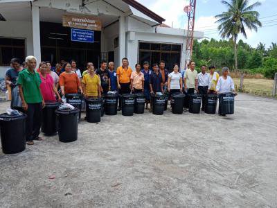 โครงการส่งเสริมและสนับสนุนการขับเคลื่อนหมู่บ้านตามหลักเศรษฐกิจพอเพียงฯ