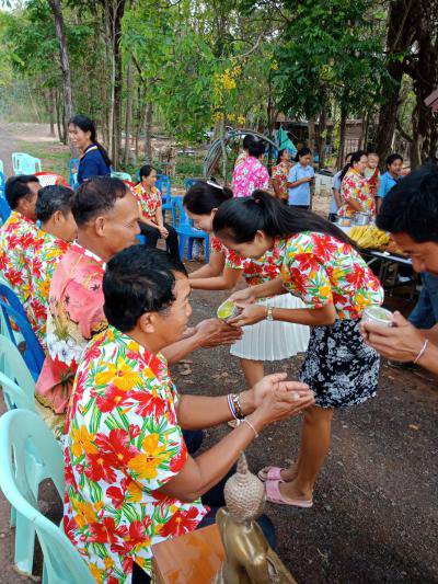 ทำบุญเลี้ยงศาลตา-ยาย