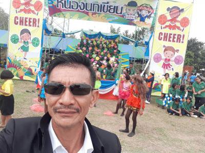 ร่วมพิธีเปิดการแข่งขันกีฬา-กรีฑานักเรียน