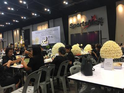 ร่วมเป็นจิตอาสาทำดอกไม้จันทน์ฯ