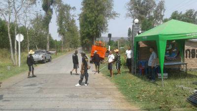 เตรียมสถานที่สำหรับกิจกรรมวิ่งคบไฟฯ