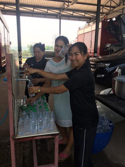 อบต.ภูหลวง เตรียมน้ำดื่มสำหรับกิจกรรมวิ่งคบไฟ