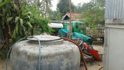 งานป้องกันฯ ส่งน้ำให้แก่ชาวบ้านที่เดือดร้อน