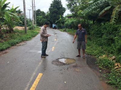 สำรวจถนนลาดยางในตำบลภูหลวงเพื่อรอการซ่อมแซม