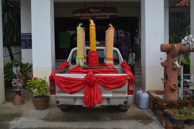 อบต.ภูหลวงจัดกิจกรรมแห่เทียน ประจำปี 2558