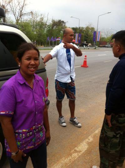 อบต.ภูหลวงตั้งจุดบริการประชาชนในช่วงเทศกาลสงกรานต์