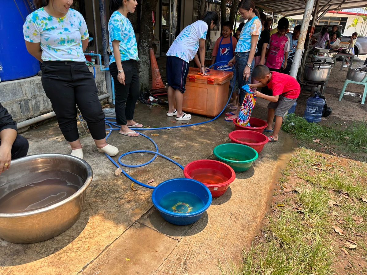 โครงการฝึกอบรมส่งเสริมอาชีพระยะสั้นตำบลภูหลวง ประจำปี 2567 กิจกรรม : เรียนรู้กระบวนการจัดกิจกรรมการทำเสื้อมัดย้อมสำหรับเด็กและเยาวชนตำบลภูหลวง