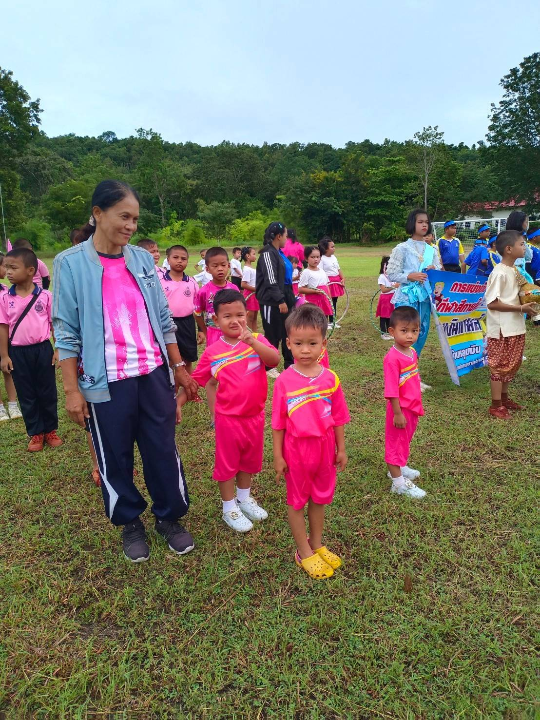 โครงการแข่งขันกีฬาศูนย์พัฒนาเด็กเล็ก อบต.ภูหลวง (บ้านหลุมเงิน) ร่วมกับโรงเรียนบ้านหลุมเงิน