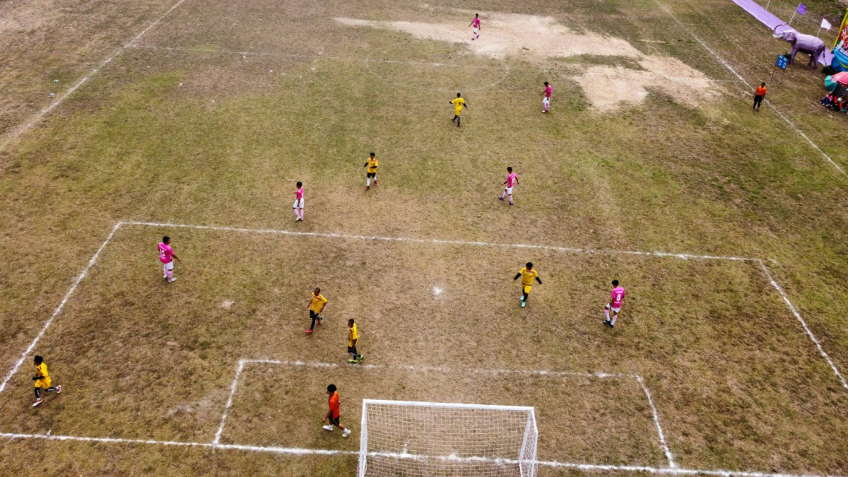 สนามกีฬาที่ประชาชนใช้ในการแข่งขันกีฬาและการออกกำลังกายภายในตำบลภูหลวง