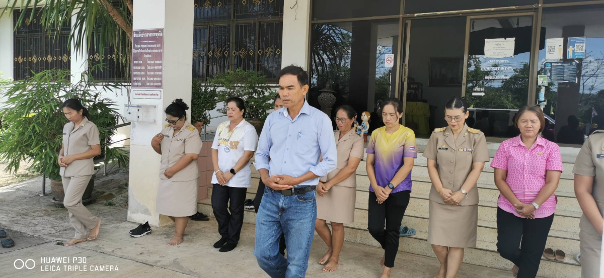 กิจกรรมการเดินจงกรมพัฒนาจิตใจของพนักงานลูกจ้าง อบต.ภูหลวง