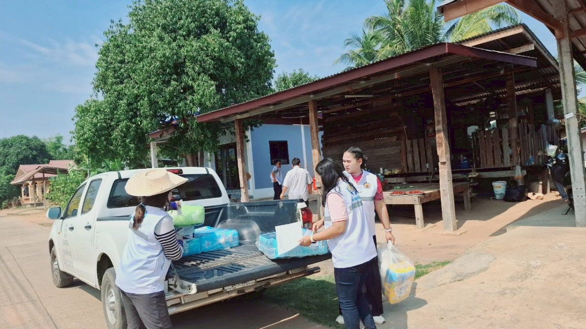 ลงพื้นที่ตำบลภูหลวงมอบผ้าอ้อมสำเร็จรูป ให้แก่ผู้ป่วยติดเตียง ในความดูแลของศูนย์ส่งเสริมฟื้นฟูและพัฒนาคุณภาพผู้สูงอายุ และผู้พิการตำบลภูหลวง
