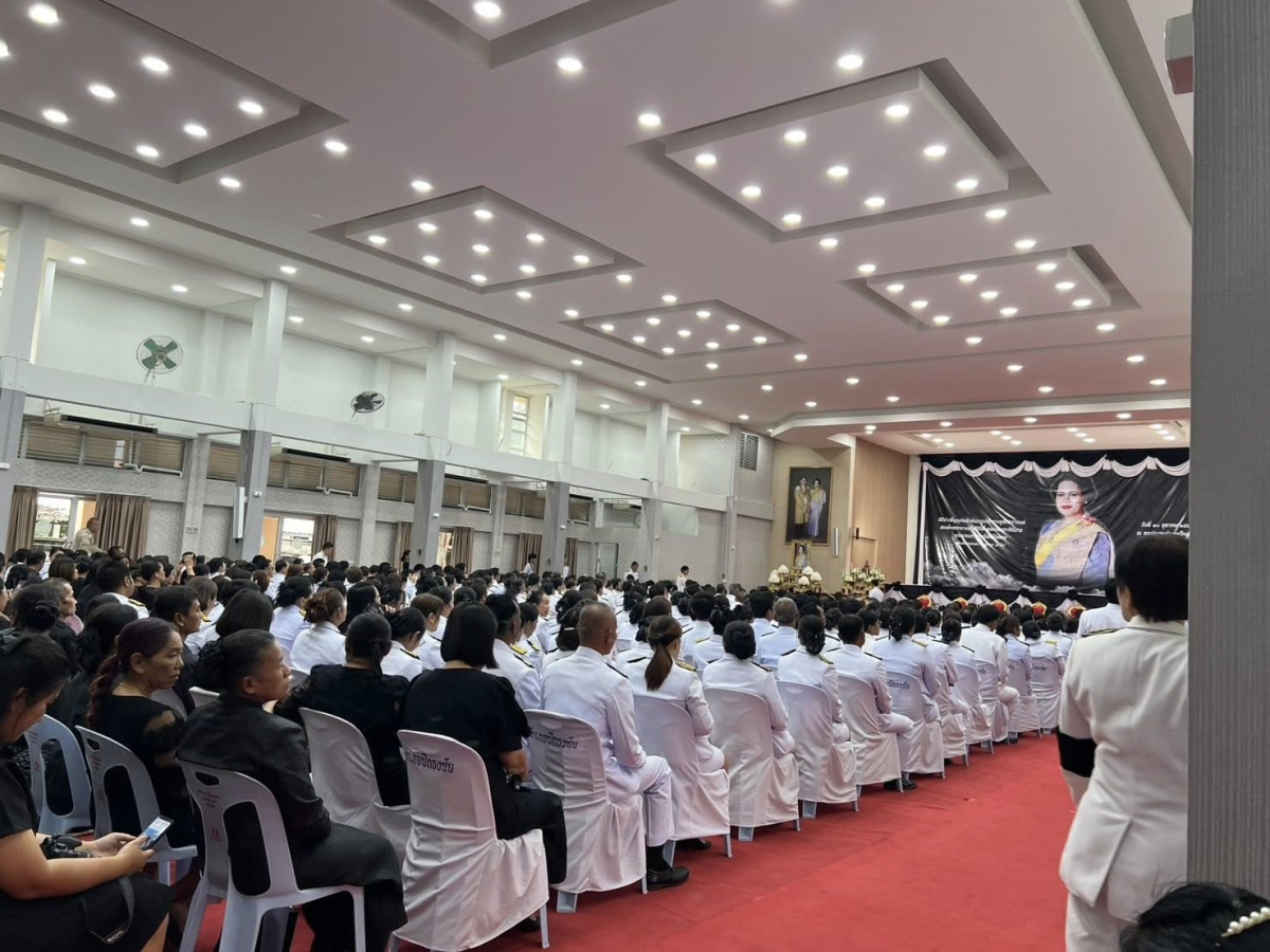 ร่วมพิธีบำเพ็ญกุศลสัตตมวาร ๗ วัน เพื่ออุทิศถวายเป็นพระราชกุศลแด่ สมเด็จพระนางเจ้าสิริกิติ์ พระบรมราชินีนาถ พระบรมราชชนนีพันปีหลวง