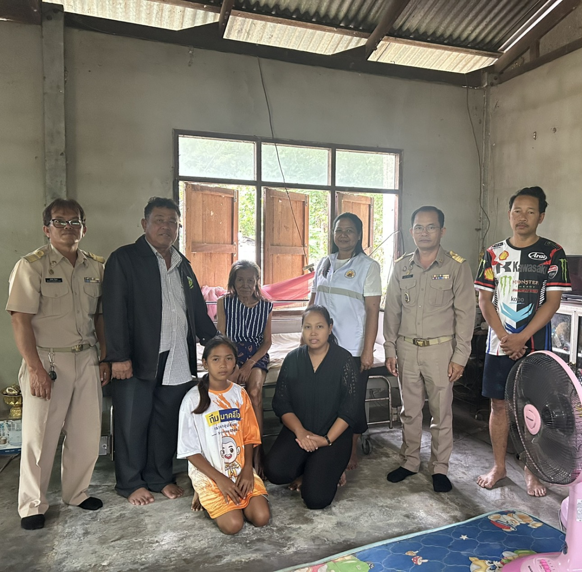 มอบเตียงให้แก่ผู้สูงอายุแขนขาอ่อนแรงฯ