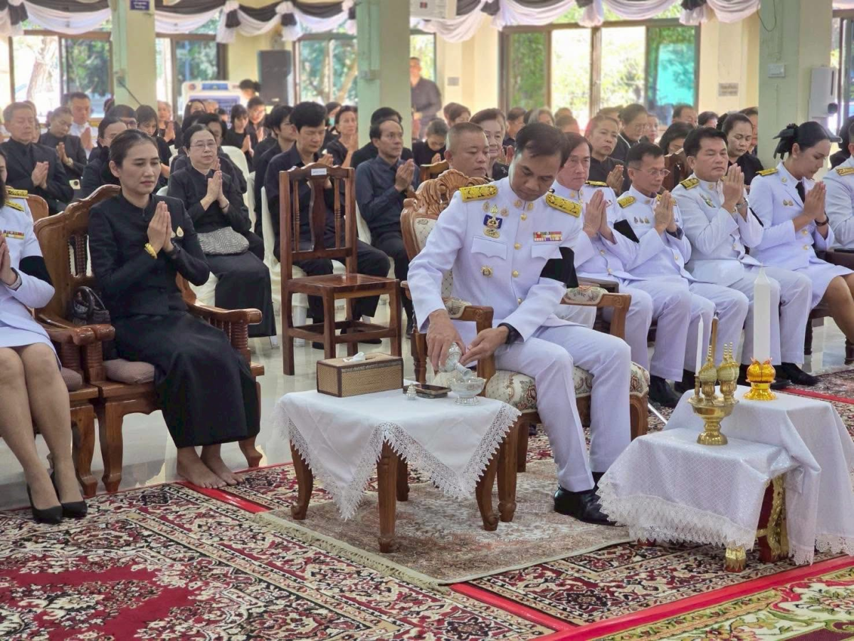 ร่วมพิธีบำเพ็ญกุศลทักษิณานุประทานอุทิศถวายพระราชกุศล สมเด็จพระนางเจ้าสิริกิติ์ พระบรมราชินีนาถ พระบรมราชชนนีพันปีหลวง เสด็จสวรรคตครบสตมวาร (๑๐๐ วัน) 