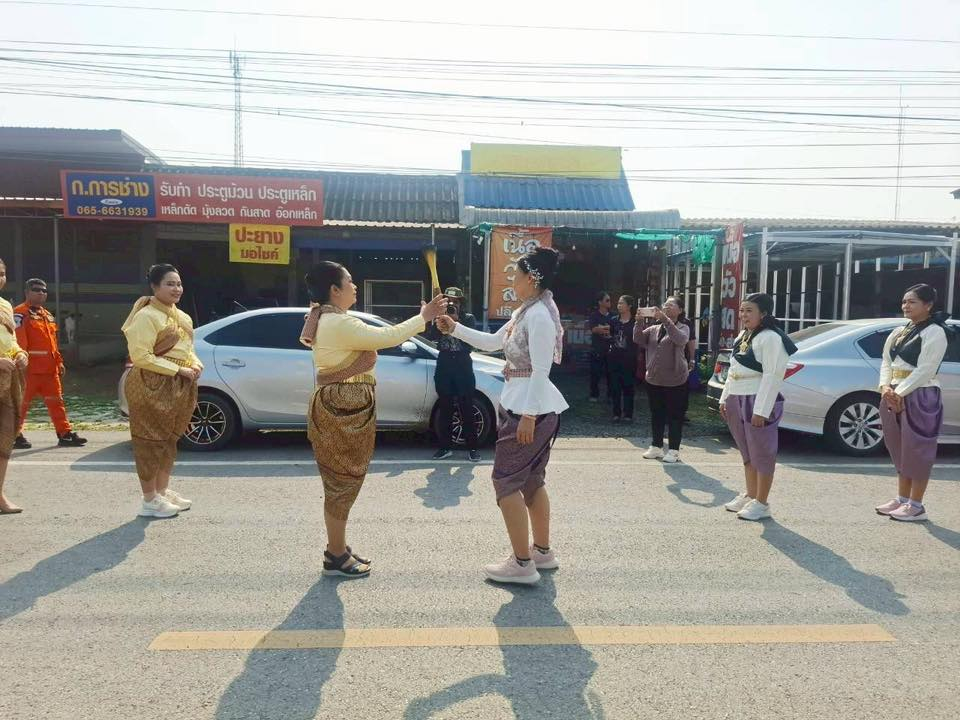 พิธีรับมอบคบไฟและวิ่งคบไฟ ในพิธีเปิดงานฉลองวันแห่งชัยชนะของท้าวสุรนารี ประจำปี 2569