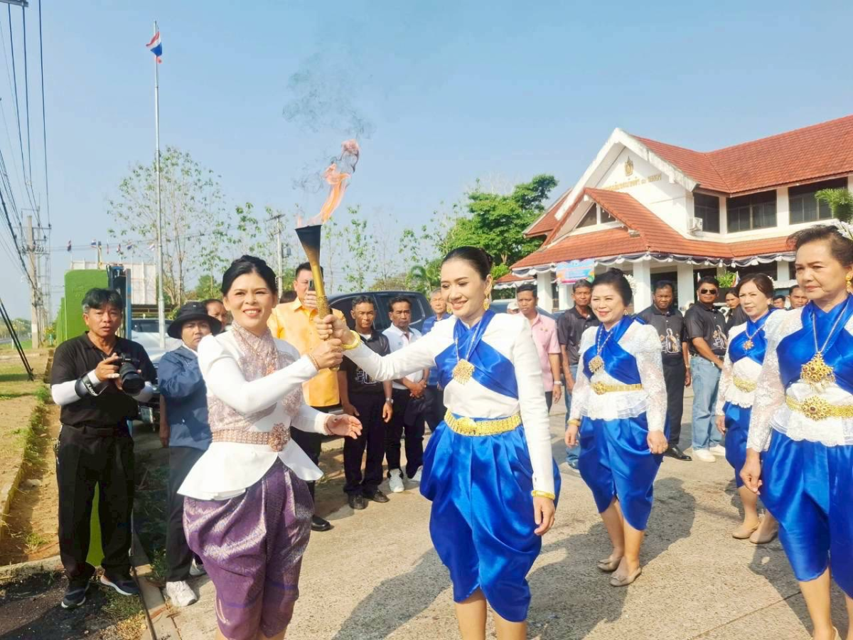 พิธีรับมอบคบไฟและวิ่งคบไฟ ในพิธีเปิดงานฉลองวันแห่งชัยชนะของท้าวสุรนารี ประจำปี 2569