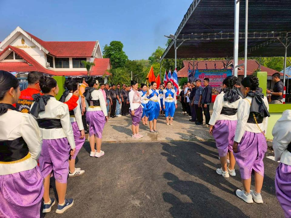 พิธีรับมอบคบไฟและวิ่งคบไฟ ในพิธีเปิดงานฉลองวันแห่งชัยชนะของท้าวสุรนารี ประจำปี 2569