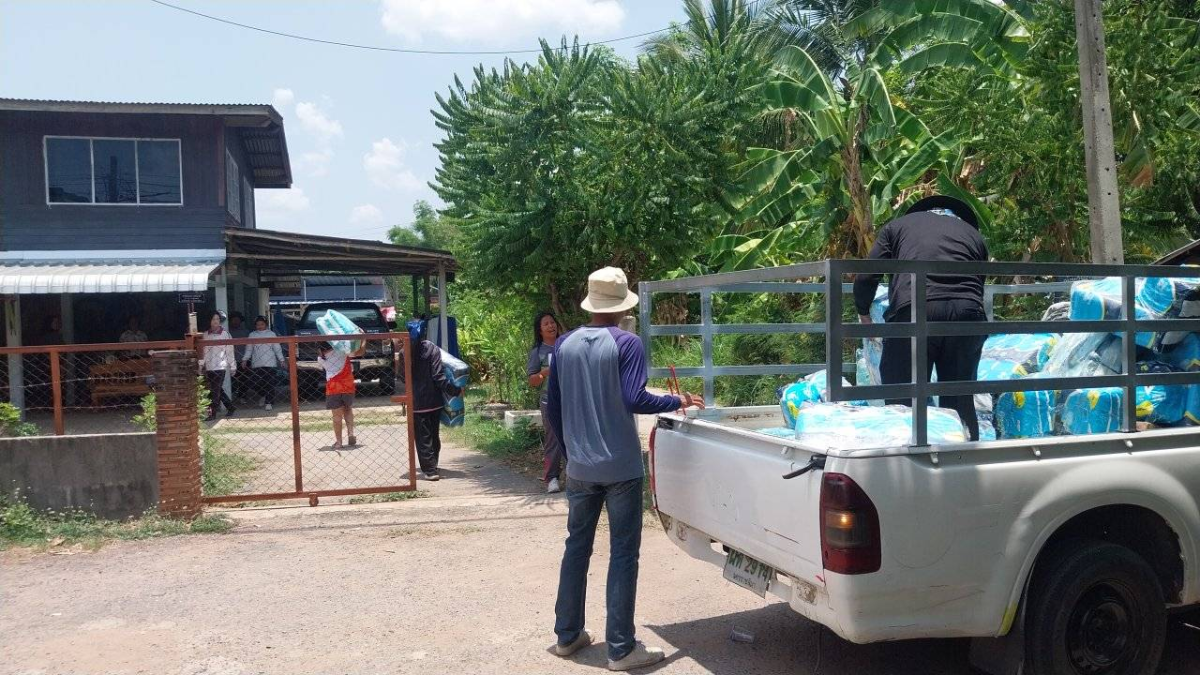 ส่งมอบครุภัณฑ์และวัสดุทางการแพทย์ พร้อมด้วยผ้าอ้อมสำเร็จรูป ให้ กับผู้ป่วยในศูนย์ส่งเสริมและฟื้นฟู คุณภาพชีวิตผู้สูงอายุ ผู้พิการ และผู้ด้อยโอกาสตำบลภูหลวง