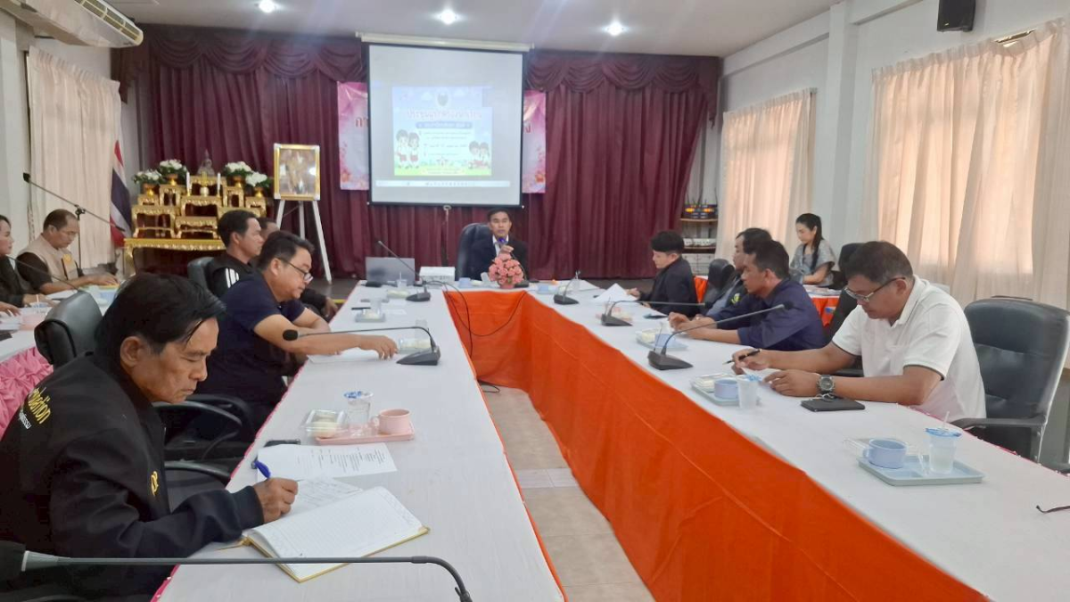 การประชุมผู้ปกครองนักเรียน ภาคเรียนที่ ๑ ประจำปีการศึกษา ๒๕๖๙ พร้อมด้วยคณะผู้บริหาร เจ้าหน้าที่ ทต.ภูหลวง และคณะครู ศูนย์พัฒนาเด็กเล็ก อบต.ภูหลวง (บ้านหลุมเงิน) และศูนย์พัฒนาเด็กเล็กโรงเรียนบ้านหนองกก 